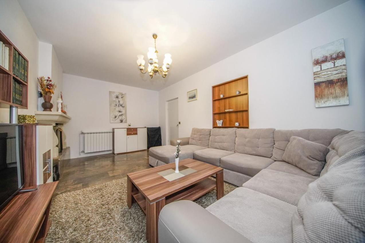 Apartman Mate Splitska Dış mekan fotoğraf